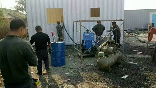 集裝箱房保溫聚氨酯噴涂機(jī)