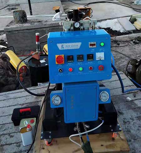 九旭JNJX-Q2600聚氨酯發(fā)泡機