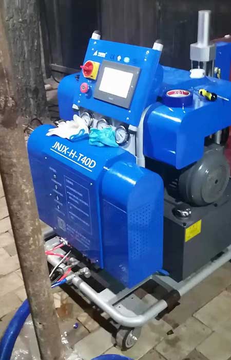 T40D噴涂硬泡聚氨酯設(shè)備