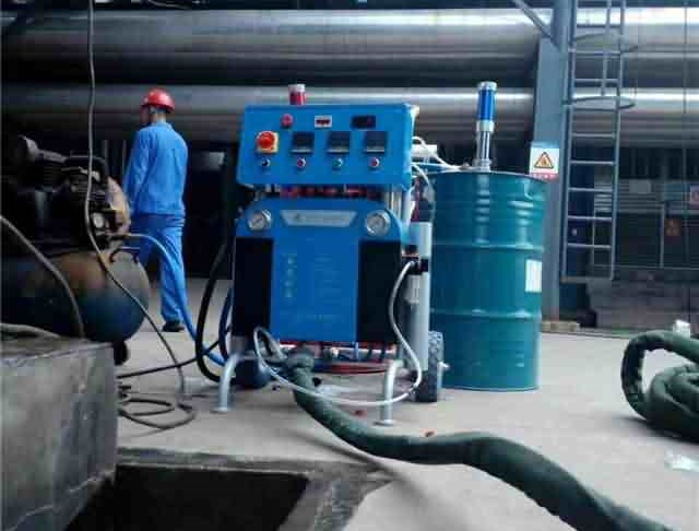 為什么說(shuō)提升服務(wù)是聚氨酯發(fā)泡機(jī)的重要責(zé)任？